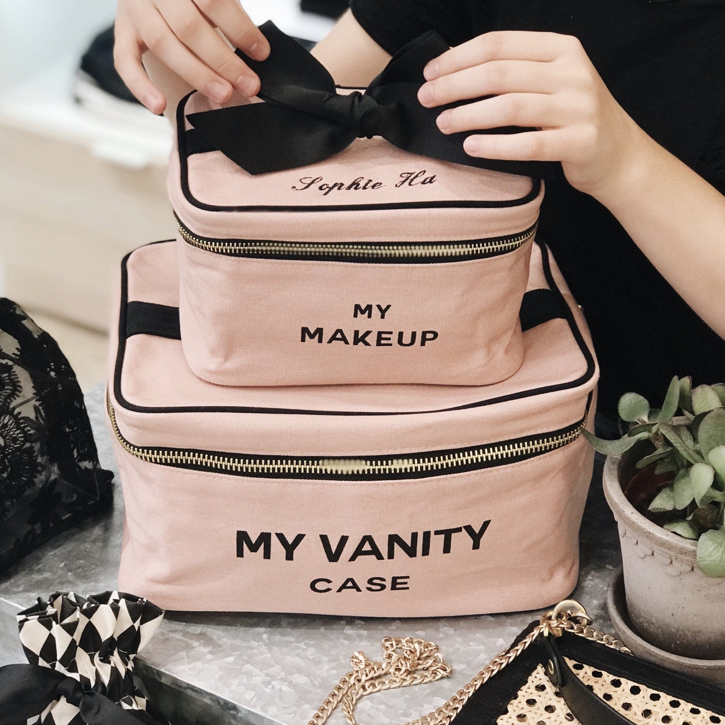 Victoria's Secret Love Vs Rhinestone Pink Travel Cosmetic Bag Makeup Beauty  Case